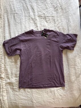 NWT Levi's Men's Aubergine Short-Sleeve Crewneck T-Shirt